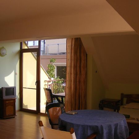 Guest House "Zora - Sarafovo" 부르가스 외부 사진