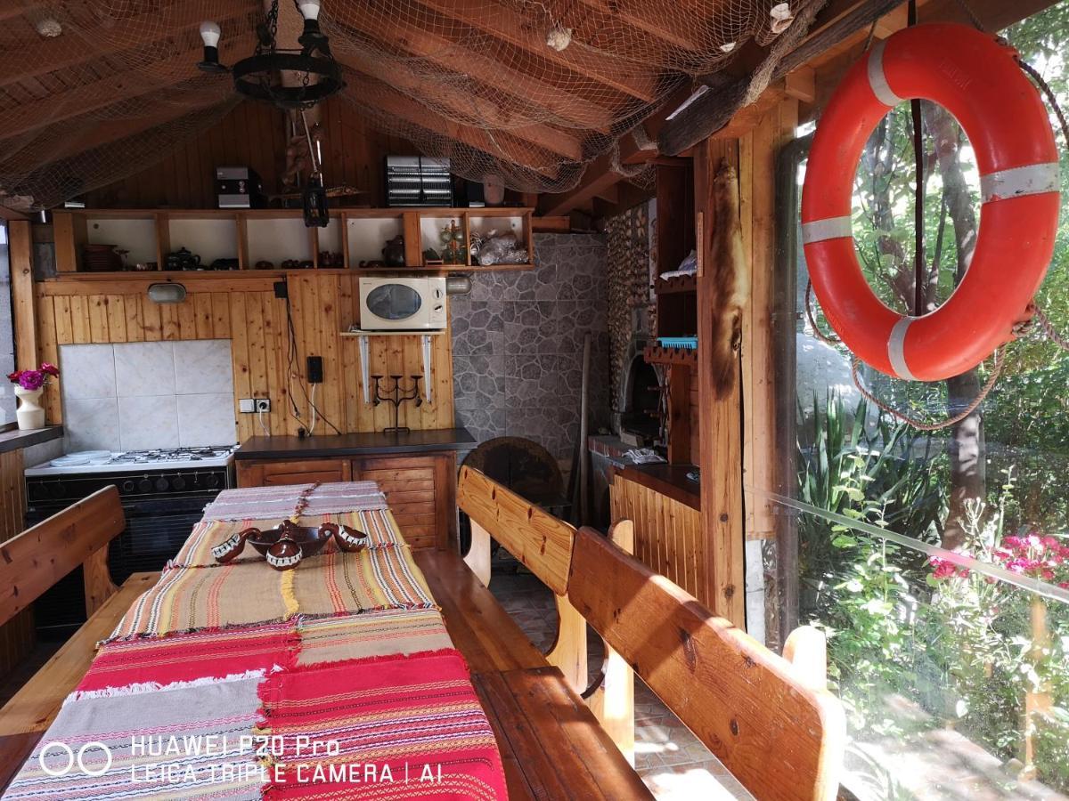 Guest House "Zora - Sarafovo" 부르가스 외부 사진