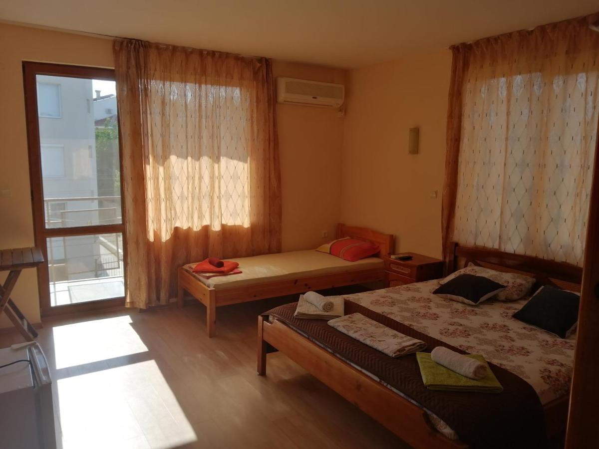 Guest House "Zora - Sarafovo" 부르가스 외부 사진
