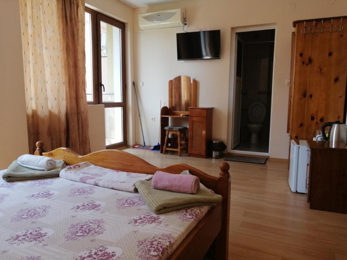 Guest House "Zora - Sarafovo" 부르가스 외부 사진