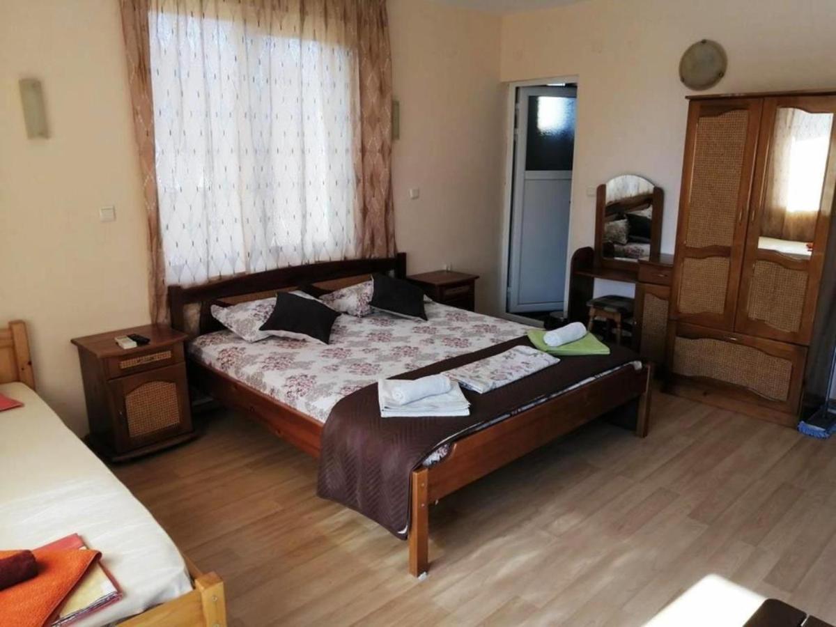 Guest House "Zora - Sarafovo" 부르가스 외부 사진