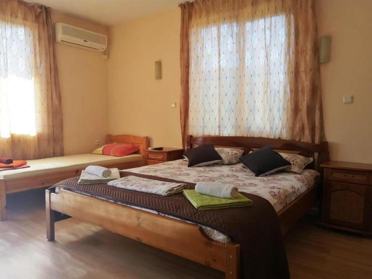 Guest House "Zora - Sarafovo" 부르가스 외부 사진