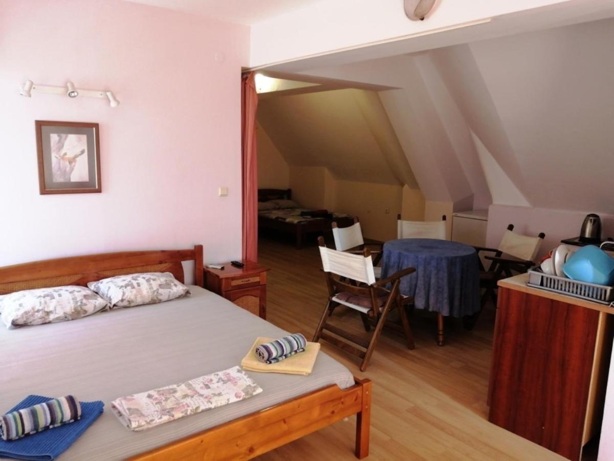 Guest House "Zora - Sarafovo" 부르가스 외부 사진
