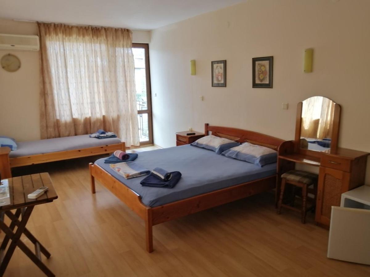 Guest House "Zora - Sarafovo" 부르가스 외부 사진