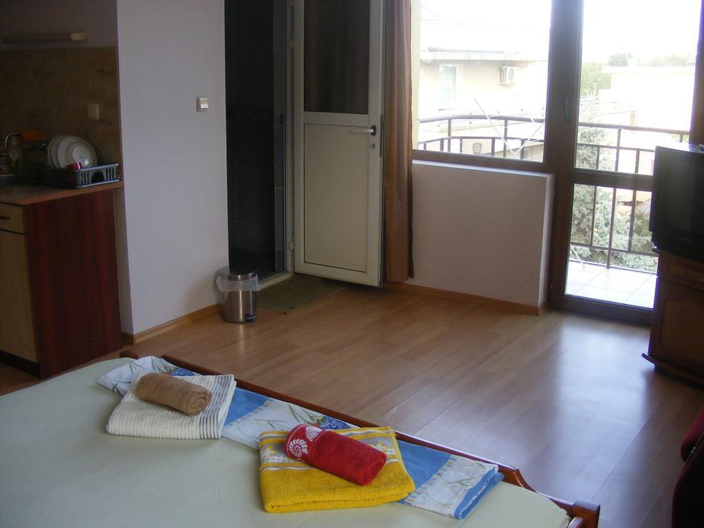 Guest House "Zora - Sarafovo" 부르가스 외부 사진
