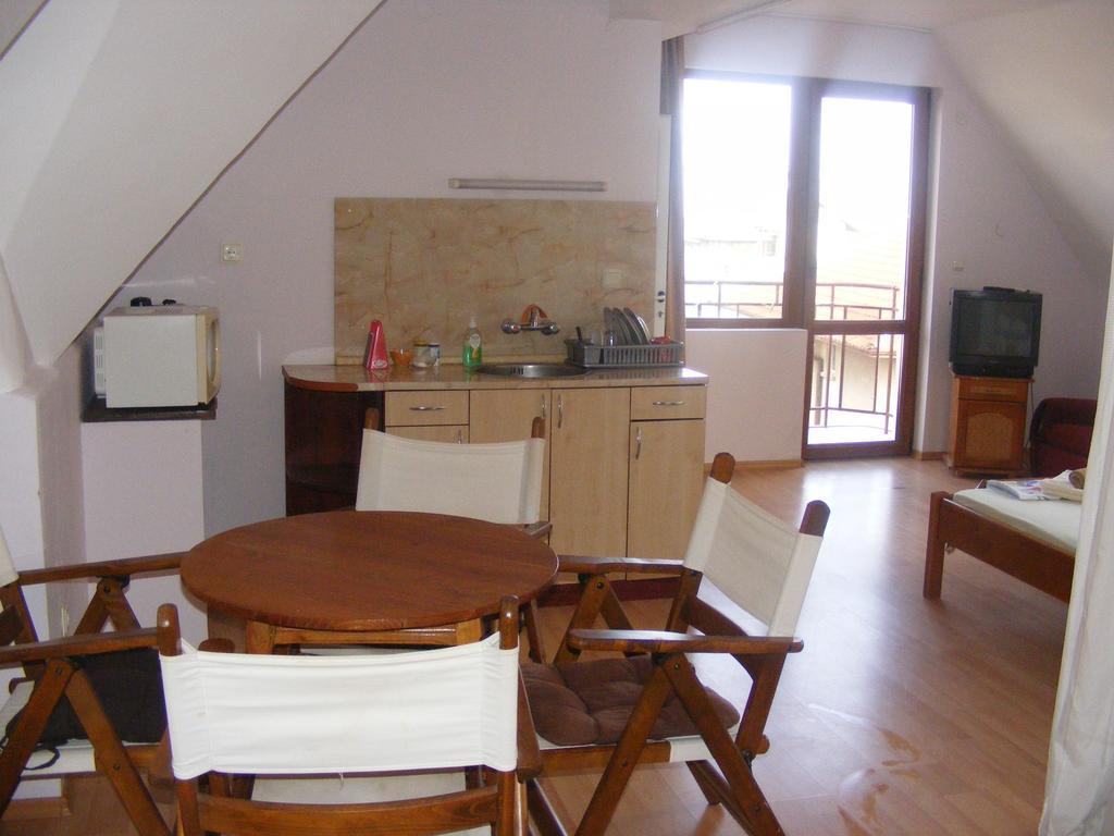 Guest House "Zora - Sarafovo" 부르가스 외부 사진