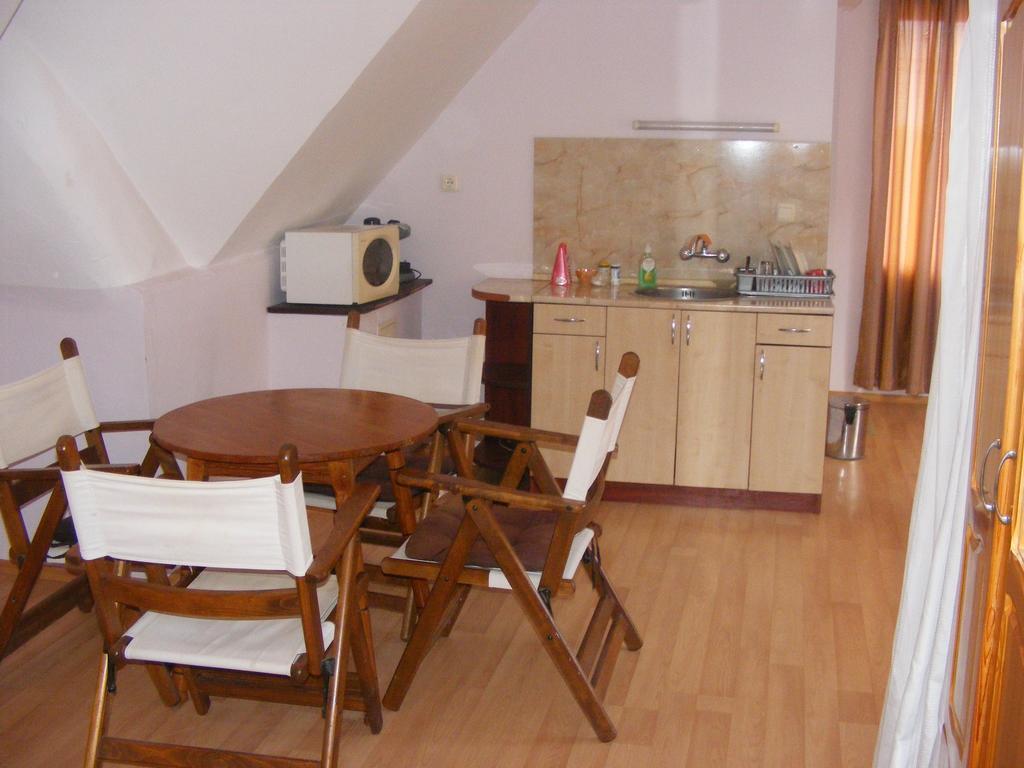 Guest House "Zora - Sarafovo" 부르가스 외부 사진