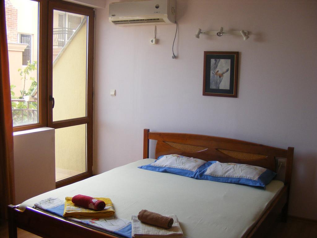 Guest House "Zora - Sarafovo" 부르가스 외부 사진