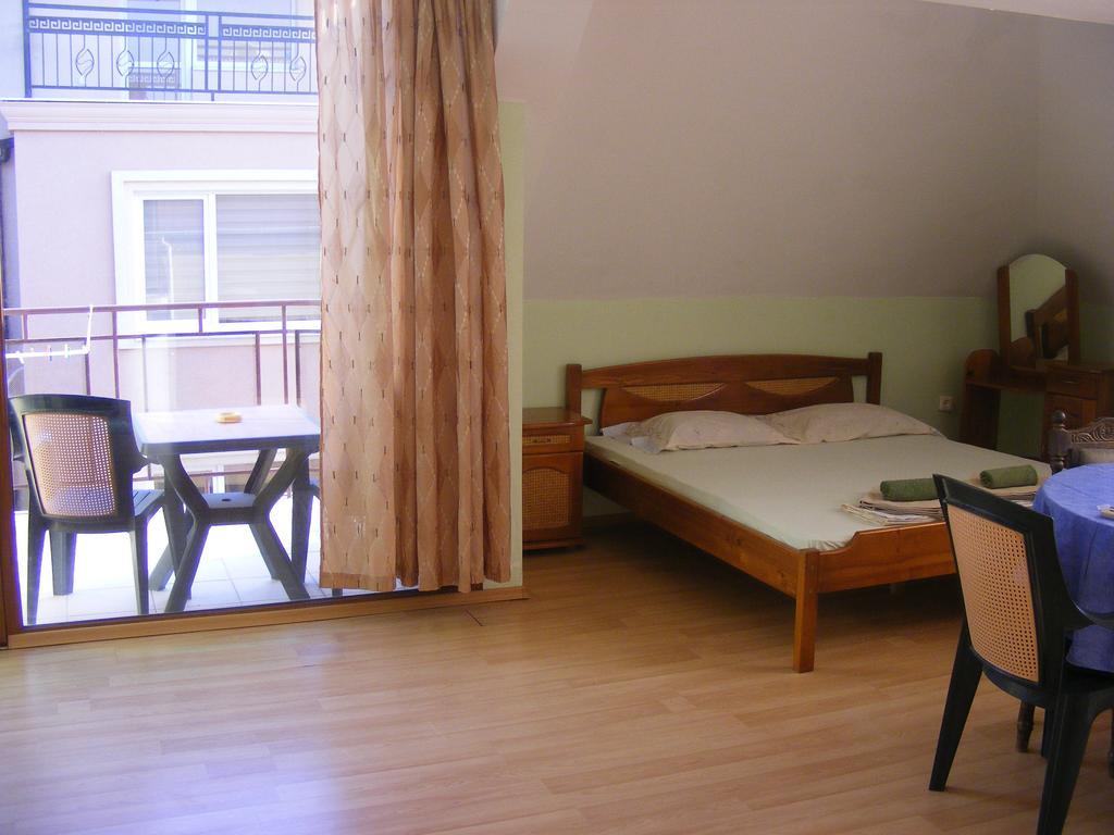 Guest House "Zora - Sarafovo" 부르가스 외부 사진