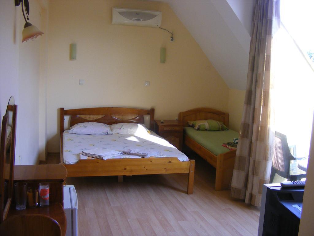 Guest House "Zora - Sarafovo" 부르가스 외부 사진
