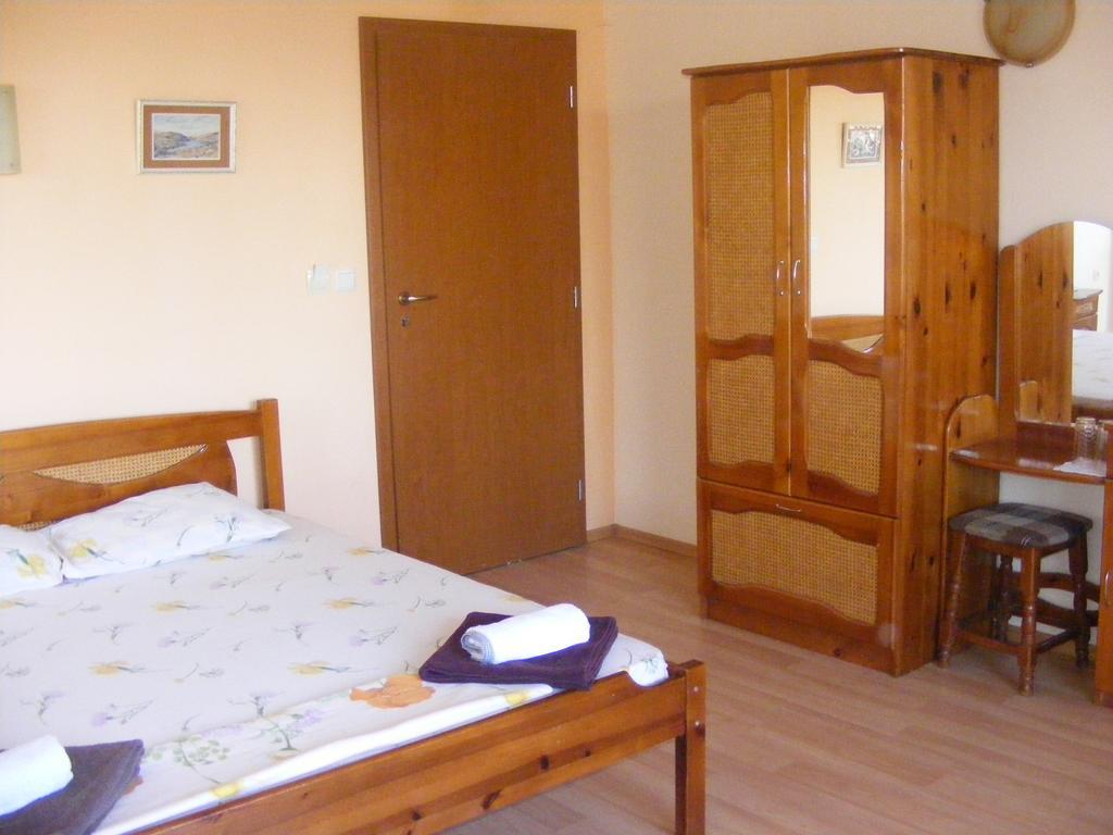 Guest House "Zora - Sarafovo" 부르가스 외부 사진