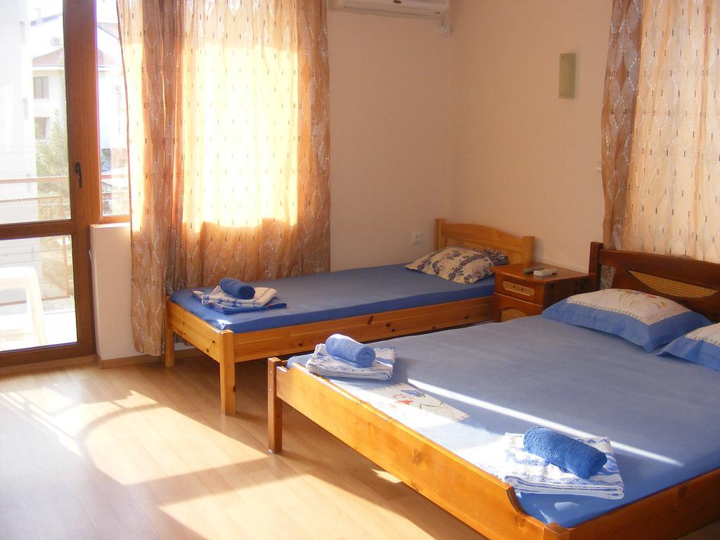 Guest House "Zora - Sarafovo" 부르가스 외부 사진