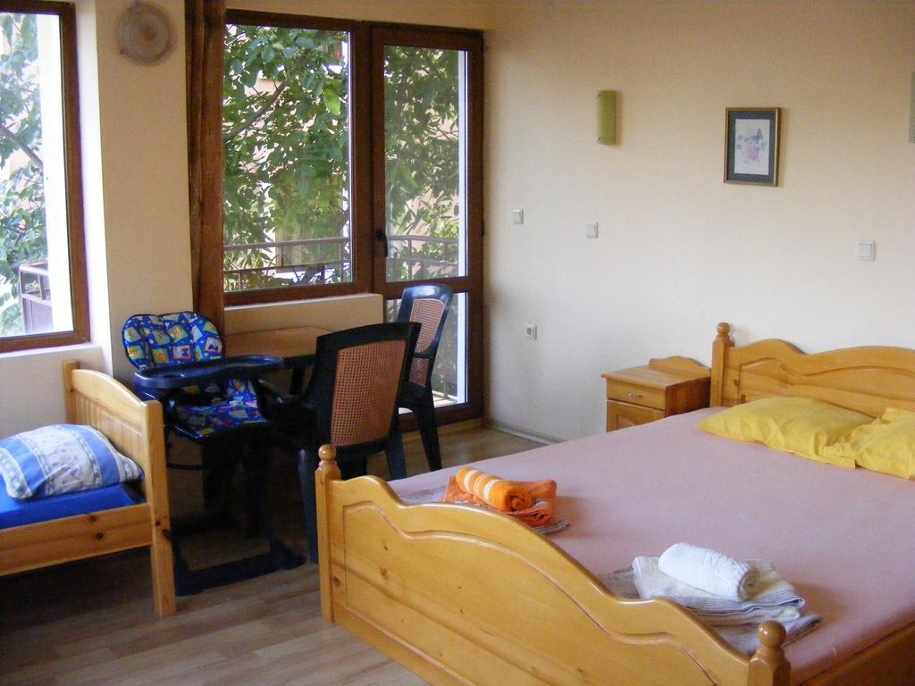 Guest House "Zora - Sarafovo" 부르가스 외부 사진