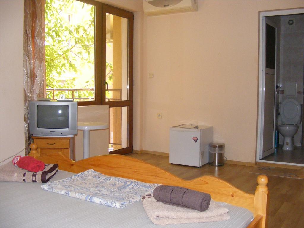 Guest House "Zora - Sarafovo" 부르가스 외부 사진