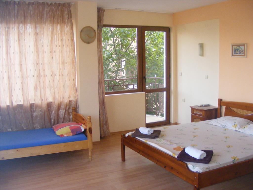 Guest House "Zora - Sarafovo" 부르가스 외부 사진