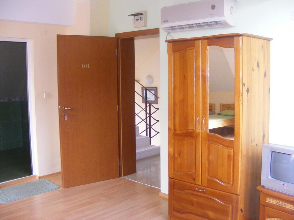 Guest House "Zora - Sarafovo" 부르가스 외부 사진