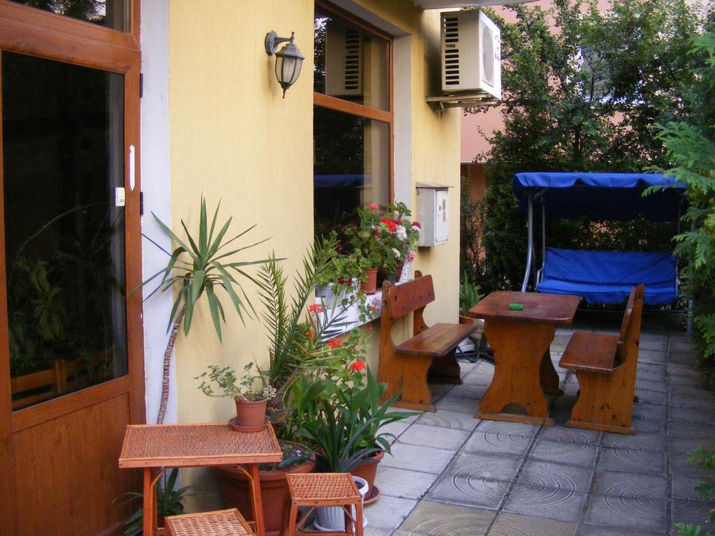 Guest House "Zora - Sarafovo" 부르가스 외부 사진